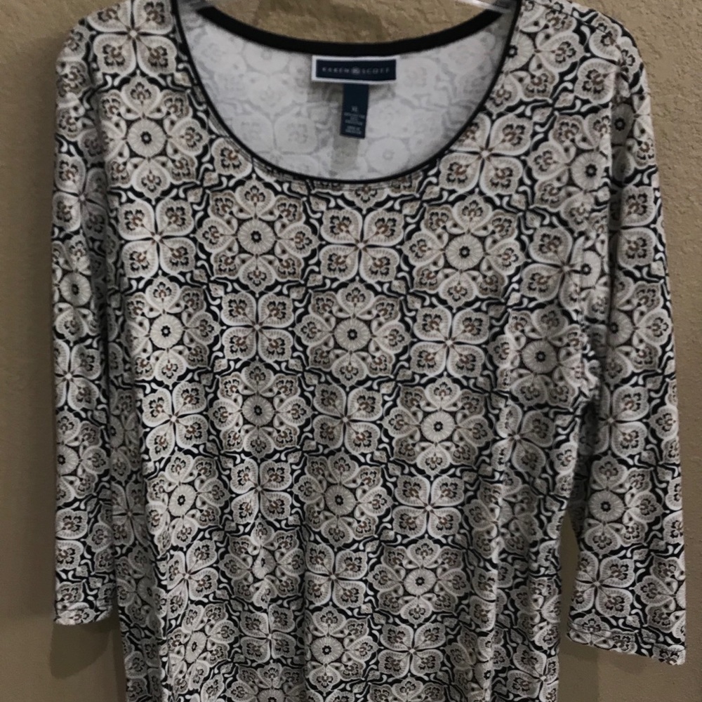 3/$35 Karen Scott soft shirt with 3/4 sleeves. XL